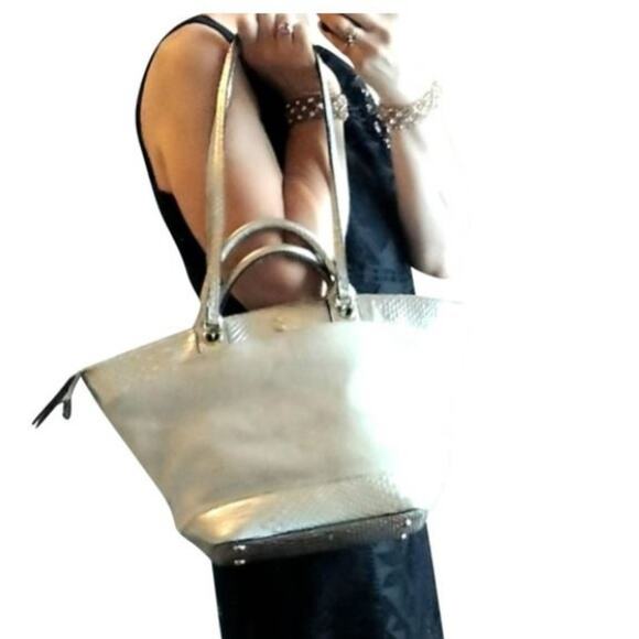 London Fog TOTE Bag 12x20 Gold Leather Trim Shoulder Strap 4 Feet Canvas Luxury - Picture 3 of 16